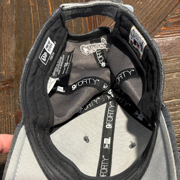 White Sox youth grey and white hat by New Era - Picture 5 of 12